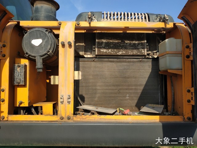 现代 R225LC-7 挖掘机