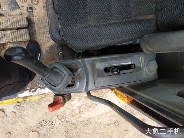 龙工 LG6065 挖掘机