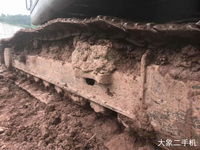 现代 R225LC-7 挖掘机