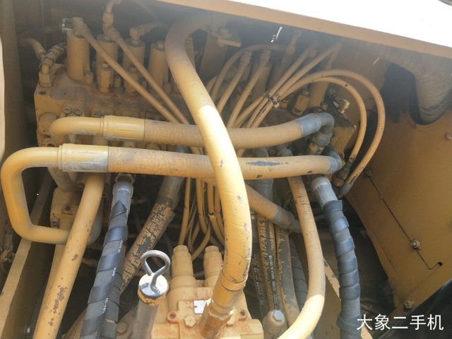 卡特彼勒 323DL 挖掘机