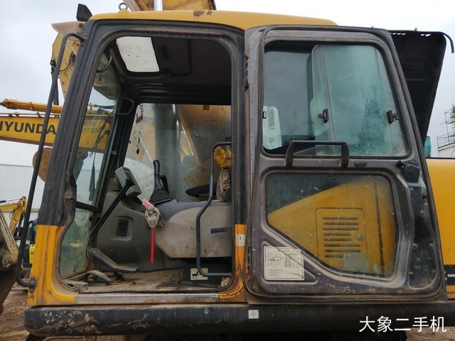 三一重工 SY215C-8 挖掘机