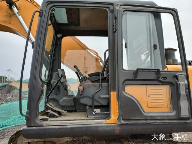 三一重工 SY225C 挖掘机