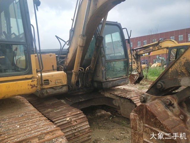 现代 R150LC-7 挖掘机