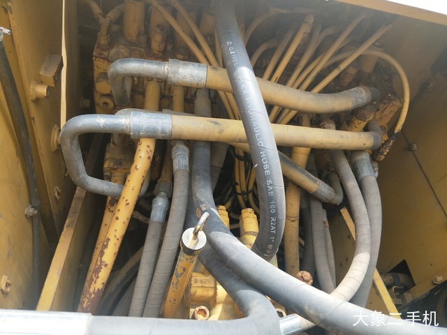 卡特彼勒 323DL 挖掘机