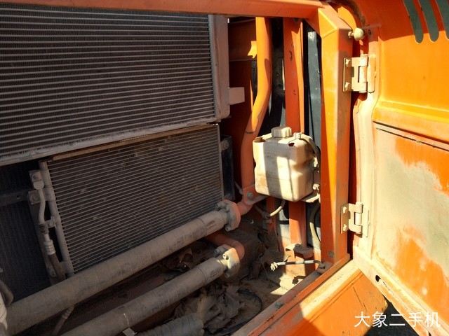 斗山 DX260LC 挖掘机