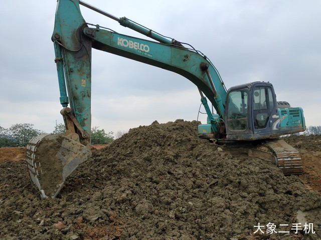 神钢 SK260LC-8 挖掘机