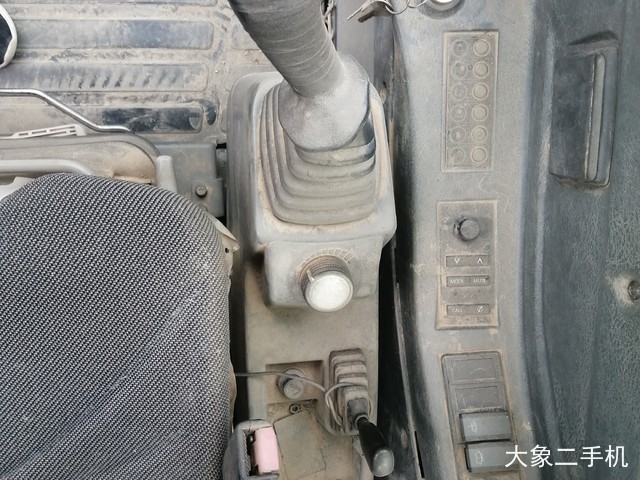 现代 R60-9 挖掘机