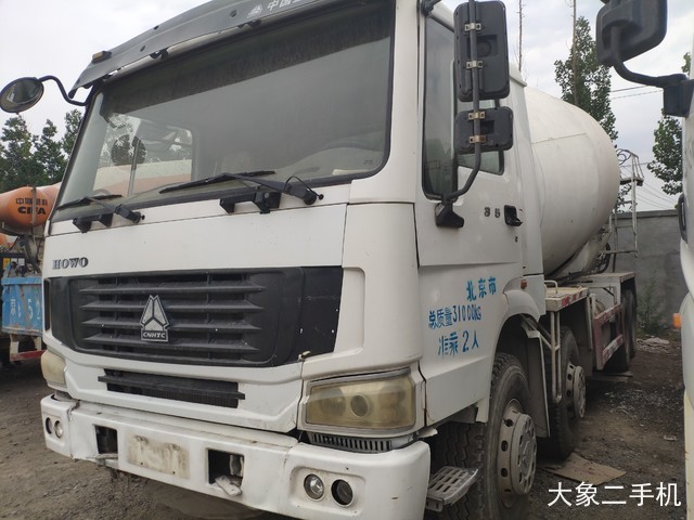 亚特重工 TZ5317GJBZ2E 搅拌运输车