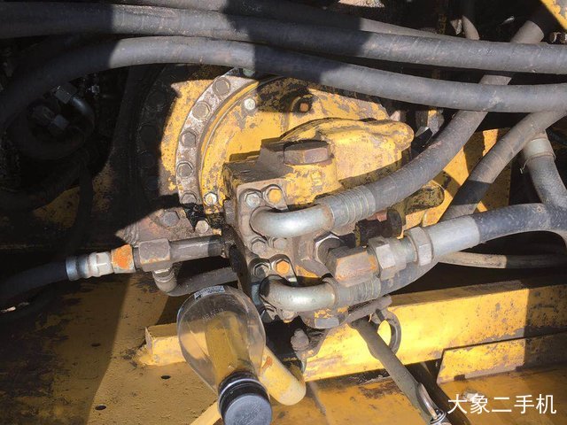 小松 PC240LC-8 挖掘机