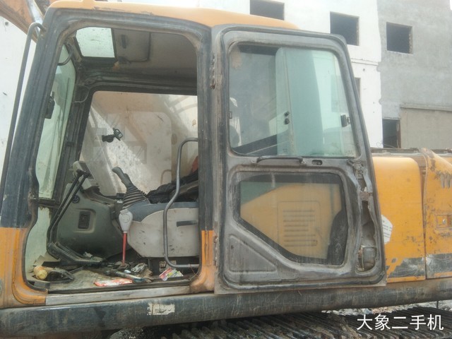 三一重工 SY215C 挖掘机