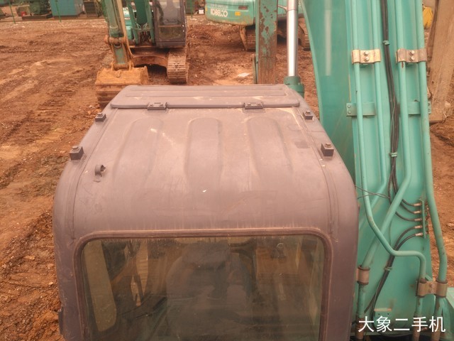 神钢 SK210LC-8 挖掘机