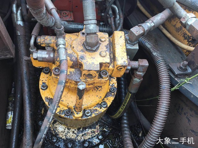 现代 R375LC-7 挖掘机