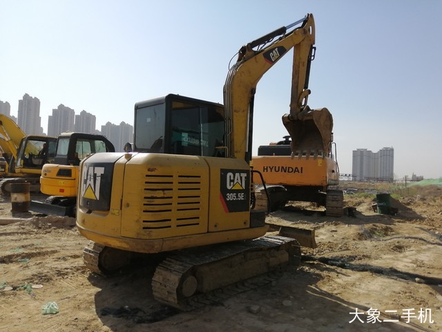 卡特彼勒 305.5E2小型液压 挖掘机