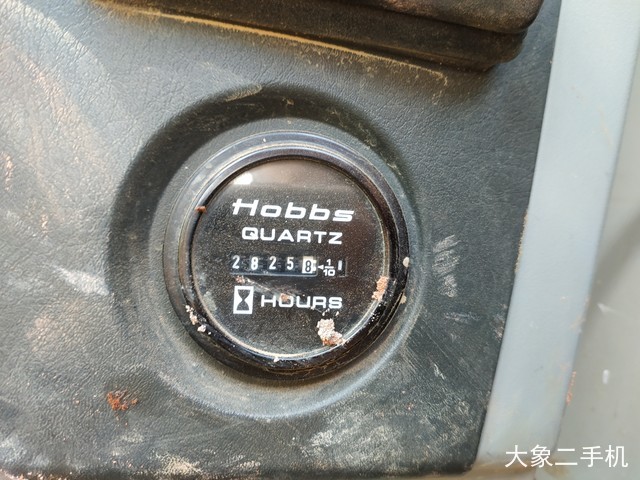 现代 R225LC-7 挖掘机