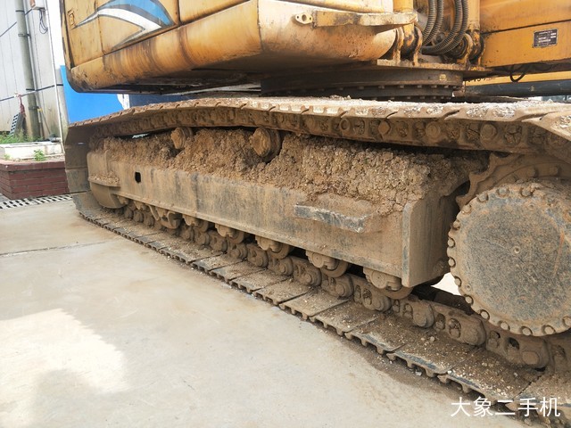 龙工 LG6235 挖掘机