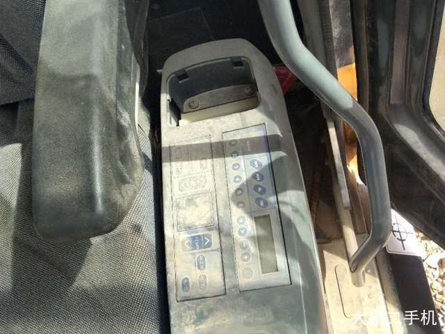 三一重工 SY235C-8 挖掘机