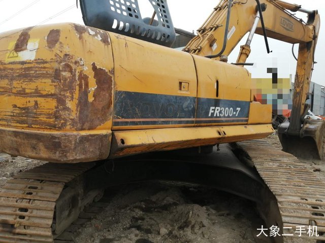 雷沃重工 FR260-7 挖掘机