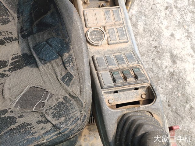 沃尔沃 EC210BLC 挖掘机