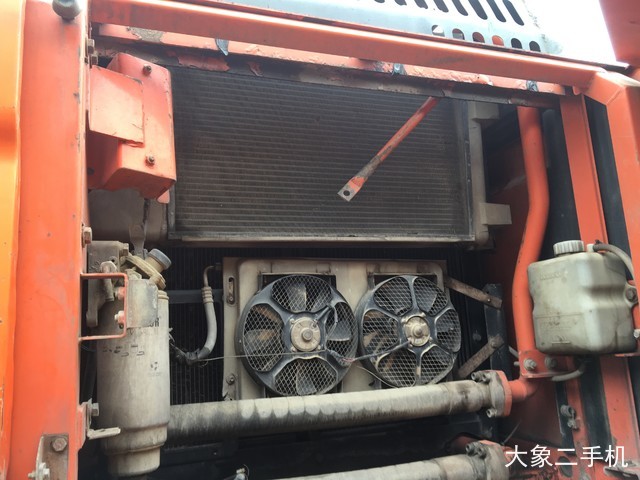 斗山 DX260LC 挖掘机