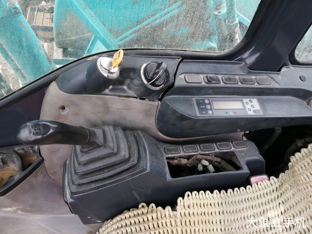神钢 SK250-8 挖掘机