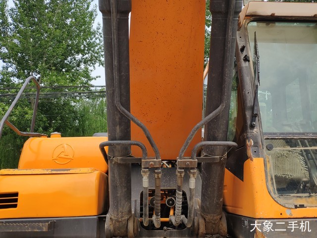 三一重工 SY285C-8 挖掘机