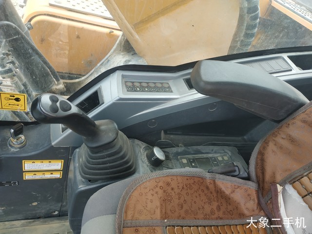 现代 R225LVS 挖掘机