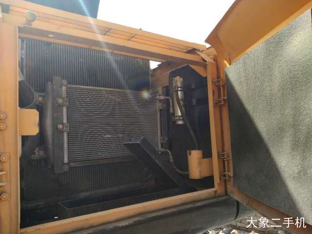 三一重工 SY215C-8 挖掘机