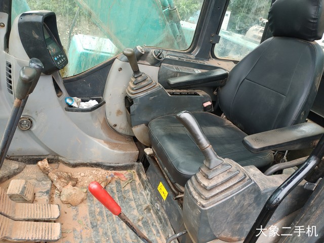 神钢 SK260LC-8 挖掘机