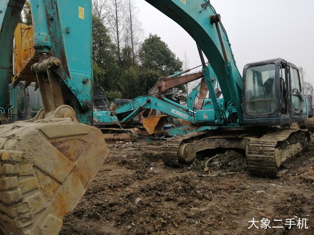 神钢 SK350LC-8 挖掘机