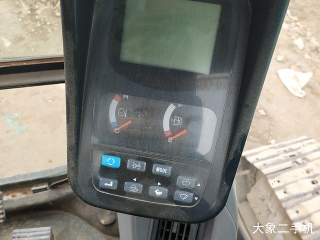 神钢 SK75-8 挖掘机