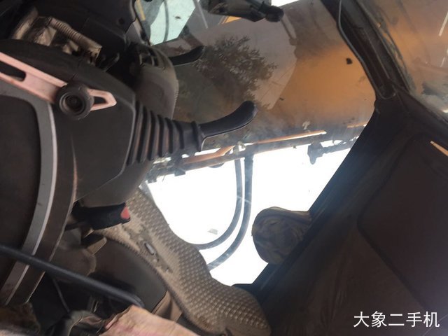 现代 R225LC-9T 挖掘机