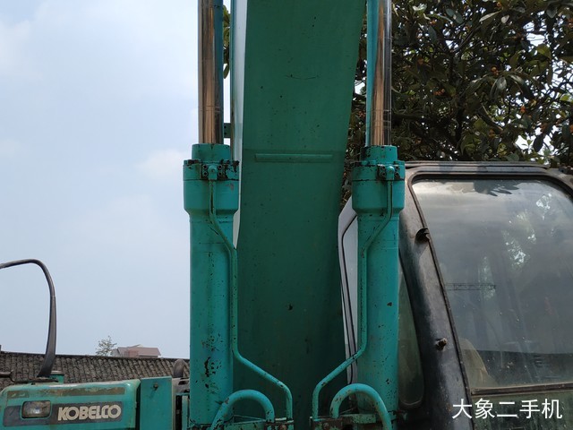 神钢 SK260LC-8 挖掘机