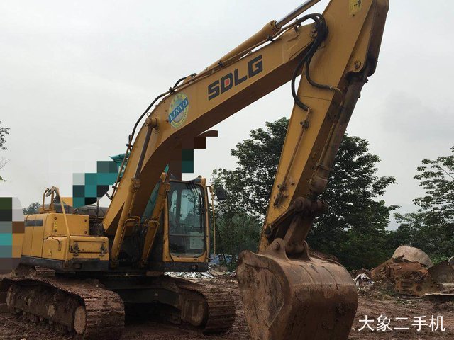 柳工 CLG6120E 挖掘机