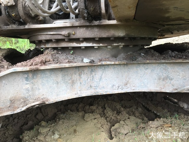 山东临工 LG6135E 挖掘机