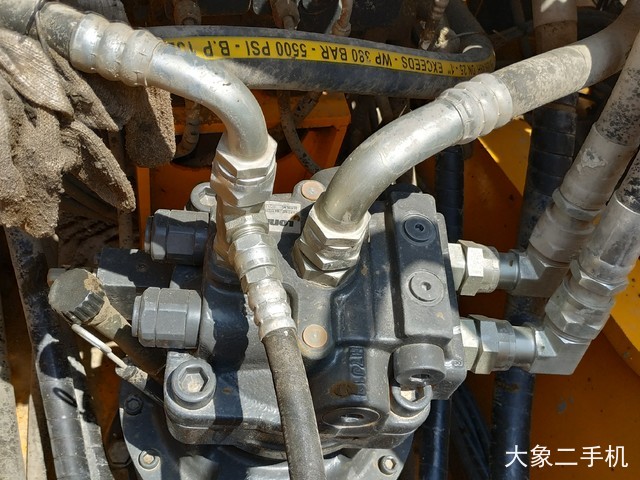 龙工 LG6245E 挖掘机