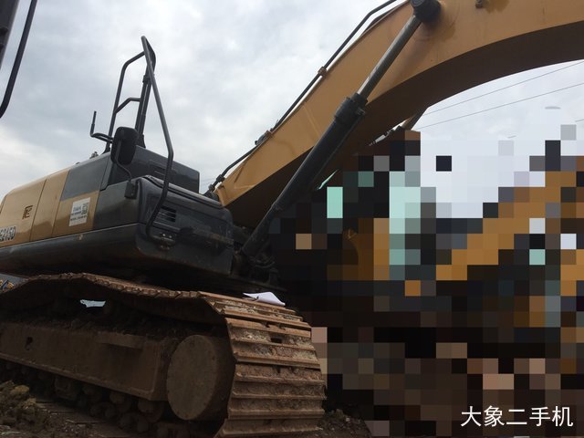 徐工 XE215D 挖掘机