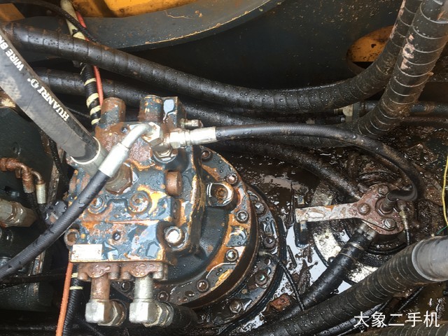 现代 R225LC-9T 挖掘机