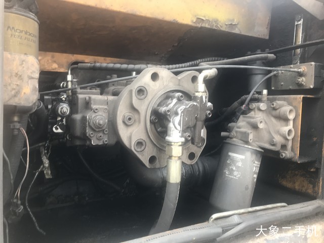 三一重工 SY235C-8 挖掘机