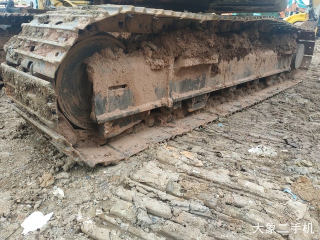 神钢 SK130 挖掘机