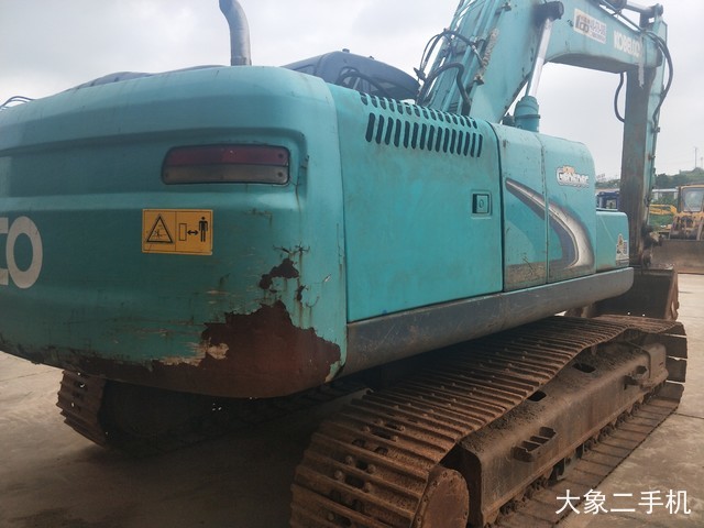 神钢 SK260LC-8 挖掘机