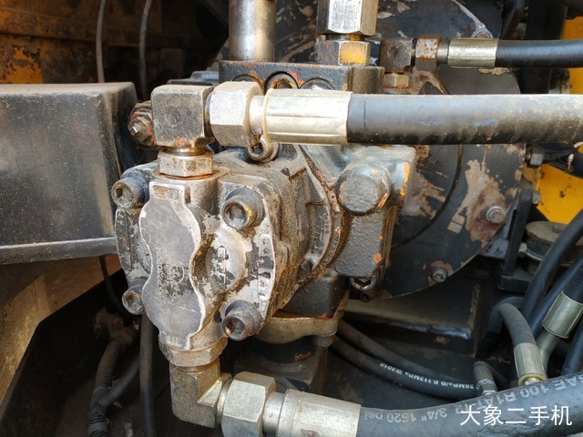 山重建机 JCM907D 挖掘机