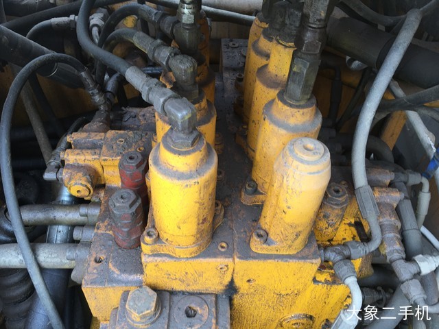 现代 R225LC-7 挖掘机