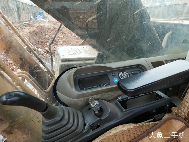 凯斯 CX300B 挖掘机