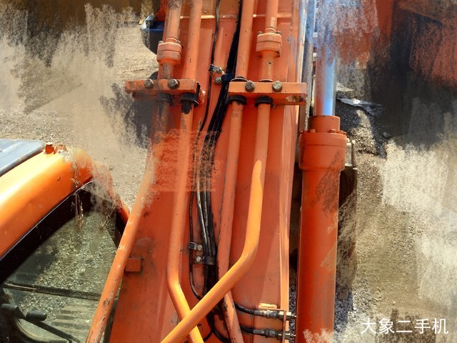 斗山 DX260LC 挖掘机