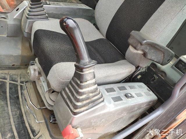 斗山 DX260LC 挖掘机