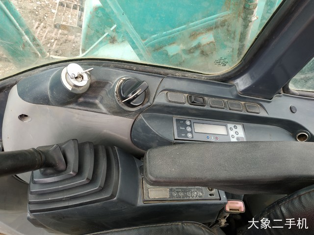 神钢 SK210LC-8 挖掘机