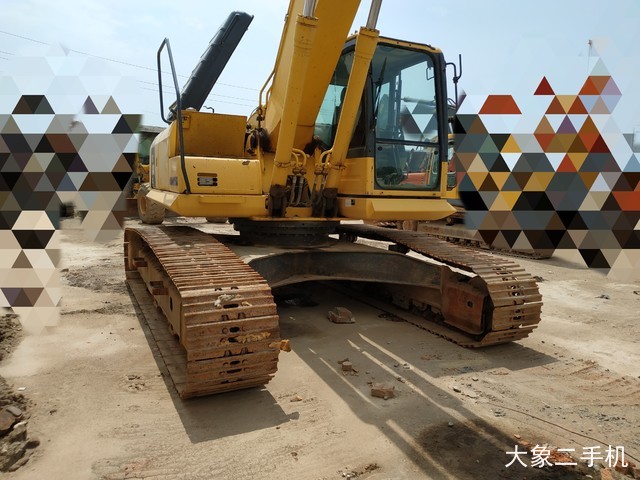 小松 PC240LC-8 挖掘机