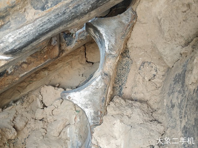 现代 R275LC-9T 挖掘机