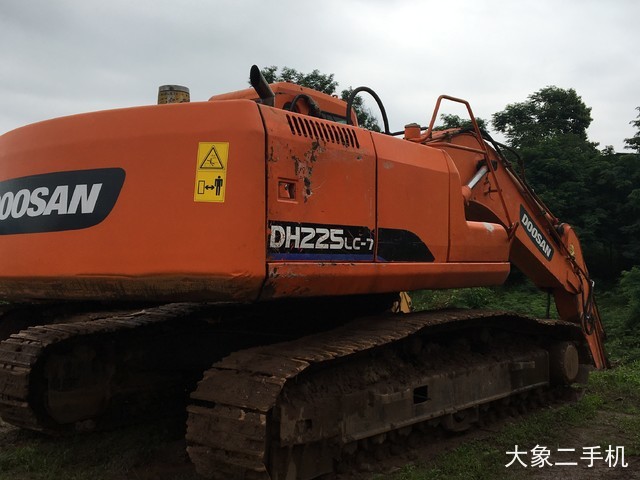 斗山 DH225LC-7 挖掘机