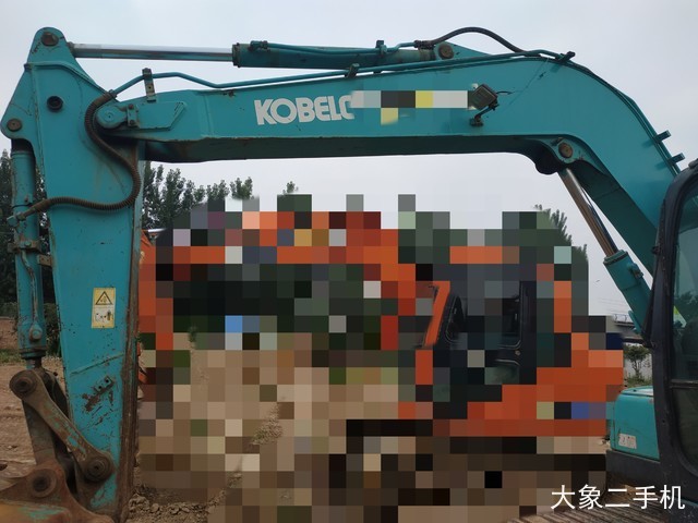 神钢 SK75-8 挖掘机